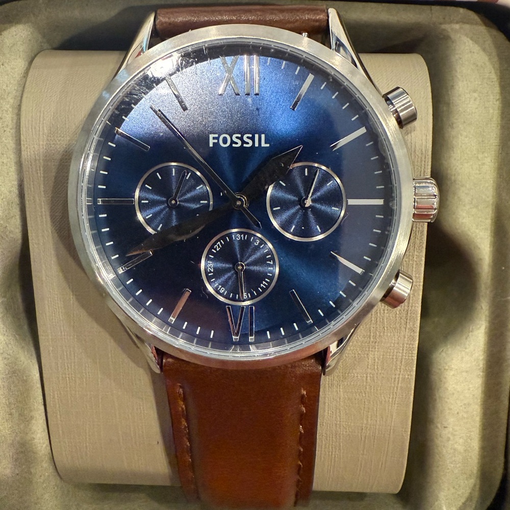 Fossil Men's Neutra Quartz Stainless Steel and Leather Chronograph Watch - Picture 4 of 5